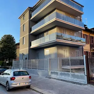 Carissimi 4 Apartament Mediolan